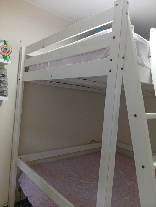Beliche branco de casal superior