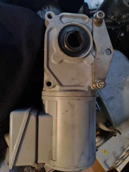 Motoreduktor kątowy 0,1KW 57 obr, 0,2 kw 68 obroty
