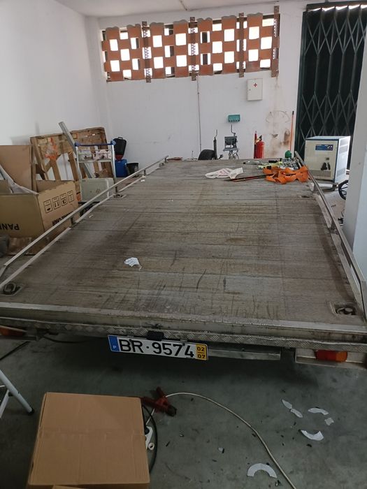 Atrelado de automóveis em alumínio