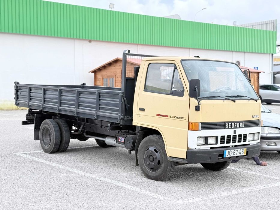 Alugo carrinha Tribasculante c/motorista
