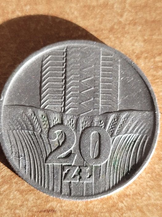 Moneta 20 zł wieżowiec i kłosy 1973 rok