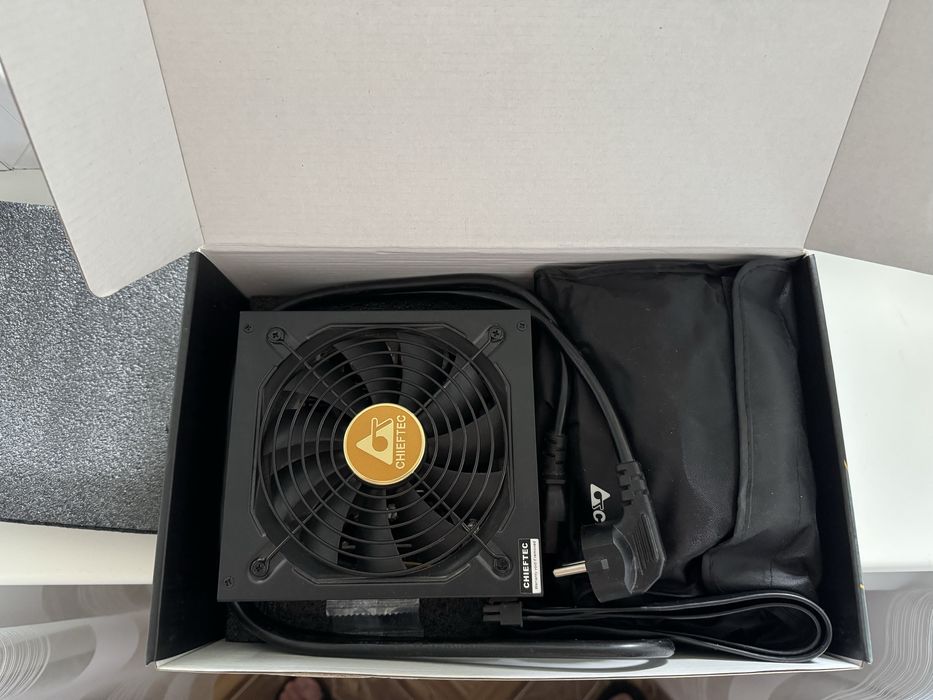 Блок живлення, блок питания Chieftec 1050W Polaris PPS-1050FC