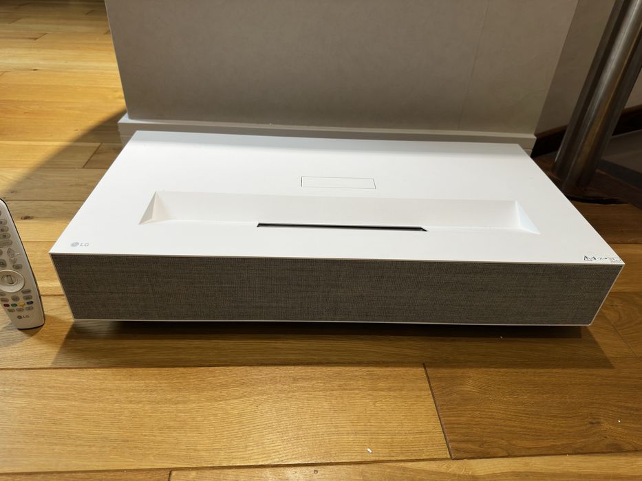 Projektor laserowy LG HU85LS - UST 4K UHD LASER flagowy projektor jak nowy