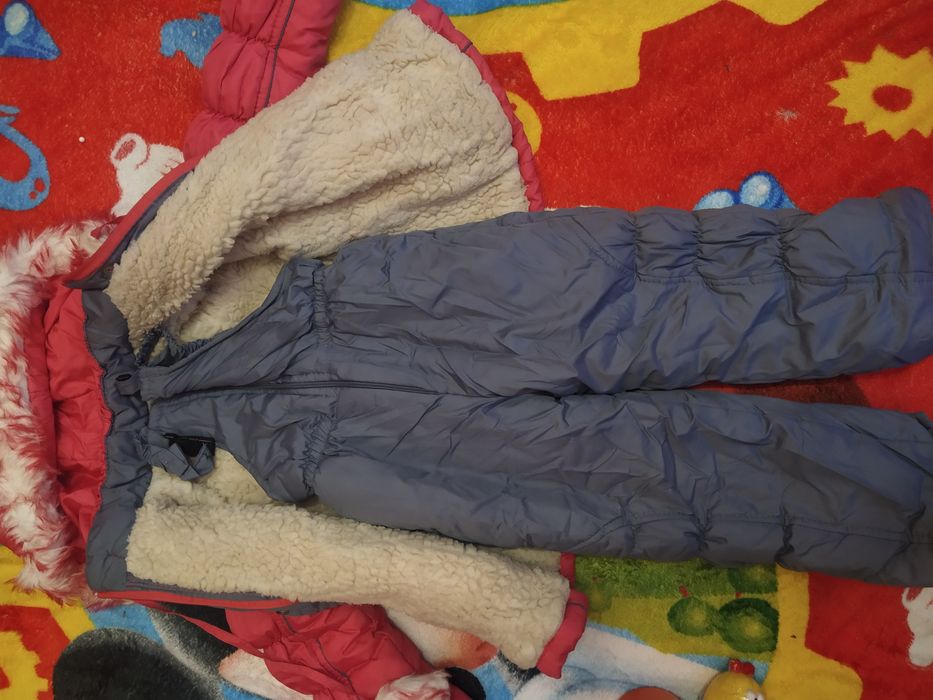 Дуже класний комбінезон для дівчинки 4-6 років на овчині дуже теплий