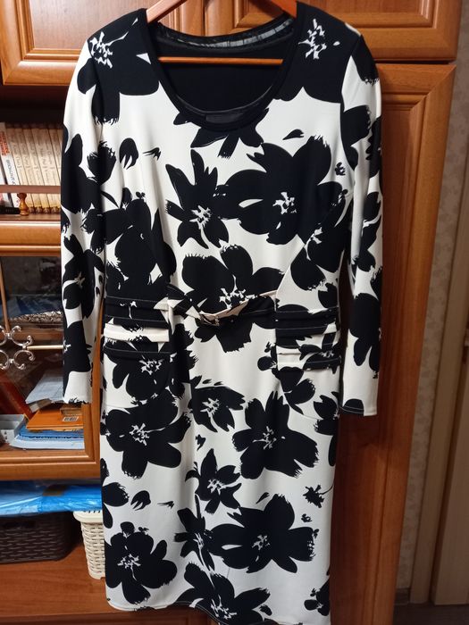 Платья ,пиджак  женские 50- 52р