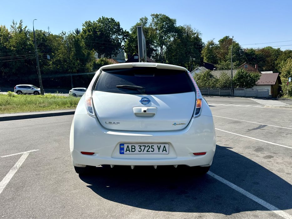 Nissan Leaf 2014 • Tekna • 24 kWh • Webasto