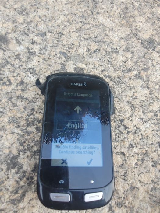 Garmin Edge 1000 (avariado – ecrã partido)