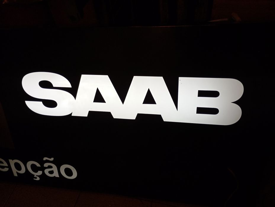 Reclame luminoso da Saab