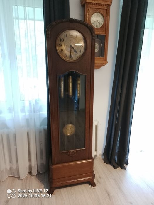 Niemiecki podłogowy zegar kwadransowy GEBR.JAUCH.