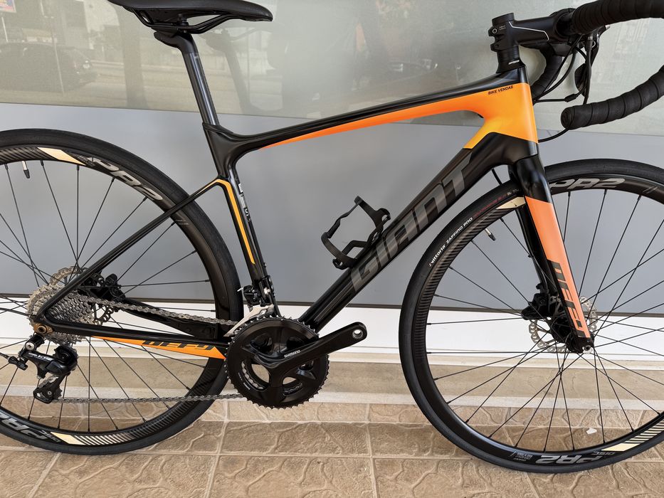 Bicicleta de estrada Giant em carbono - Disco