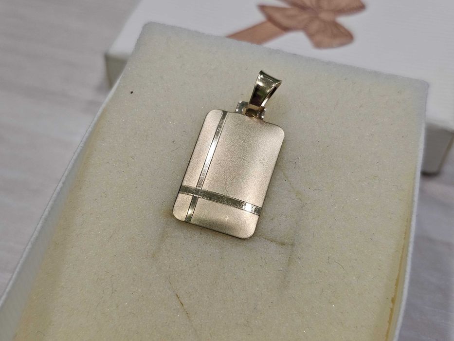 Złota zawieszka męska do graweru z podwójnym paskiem PR 585