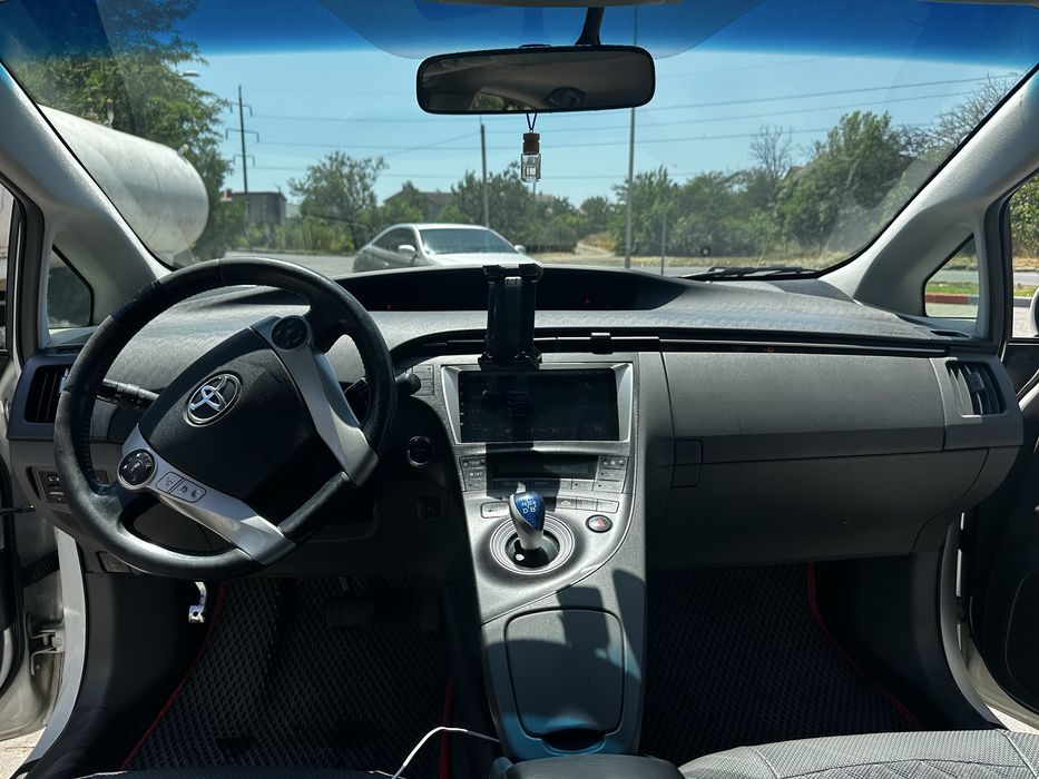 Продам Toyota Prius