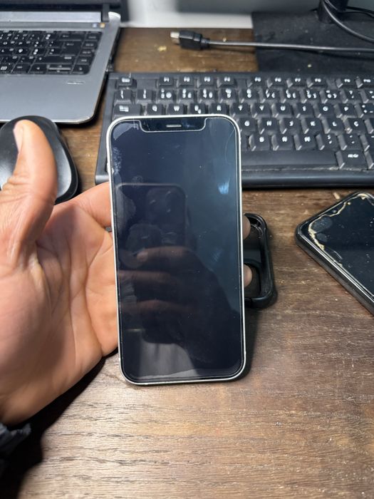 Iphone 12  64GB.