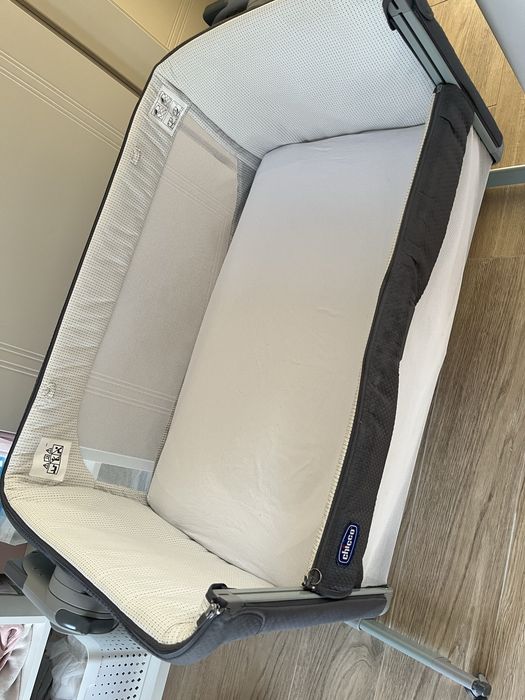 Dostawka łóżeczko dla niemowlaka noworodka z funkcją bujania CHICCO next2me