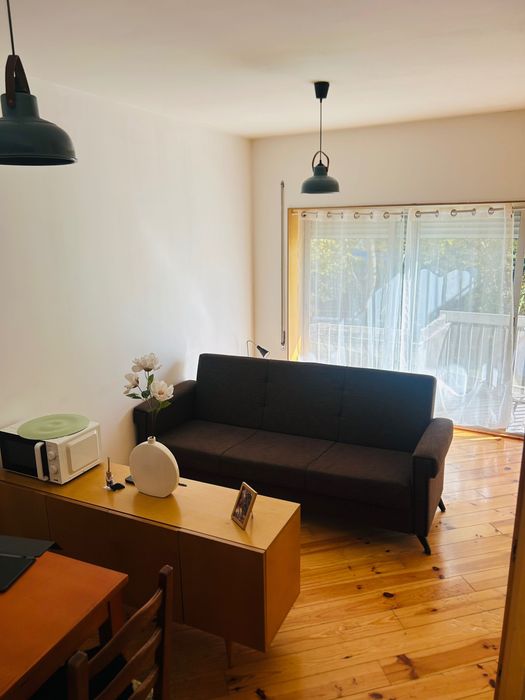Quarto/sala para arrendar