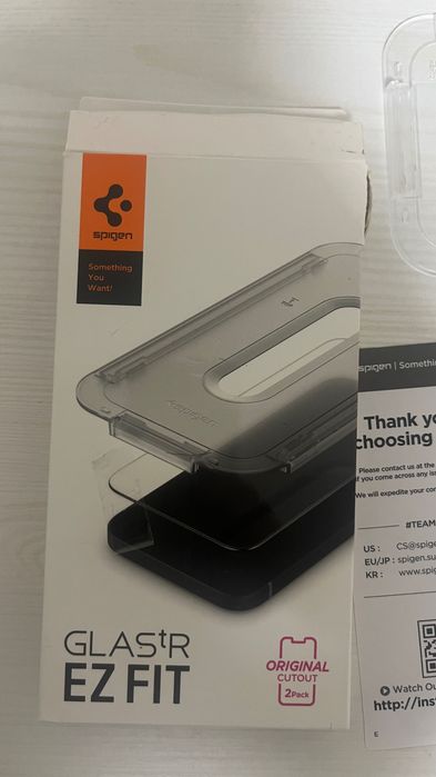 Protetor de Ecrã Spigen para iPhone 13 | Novo