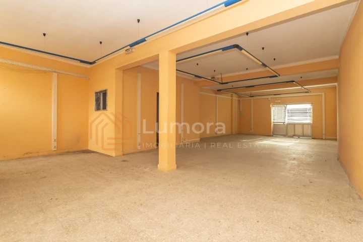 Arrenda-se garagem de 90m2