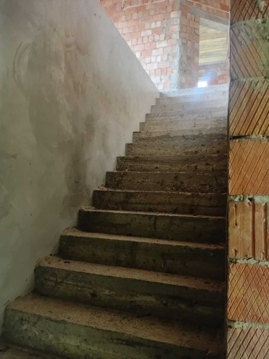 Продам новобудову в Горішних Шерівцях 250 м.кв.