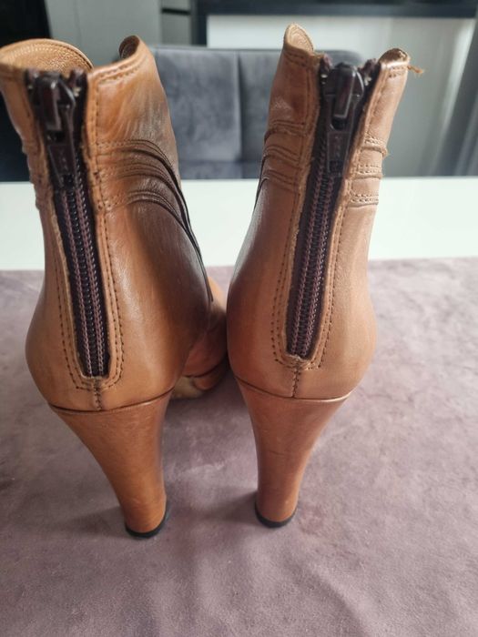 Botki obcas camelowe 38