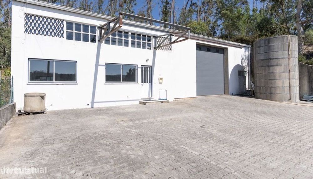 Pavilhão/armazém para arrendar