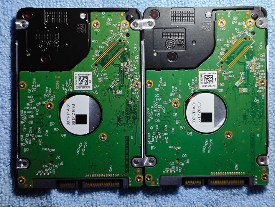 2 discos HDD 2.5" Western Digital Black 500GB (7200 RPM)