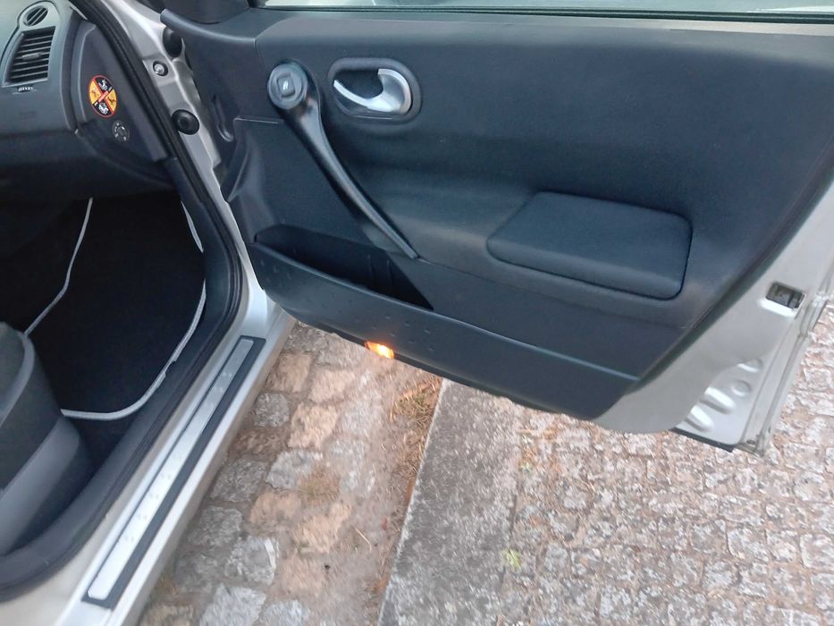 Renault megane 1.4 16v com GPS