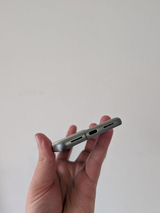 Google Pixel 8 Hazel 8/128gb Neverlock Гарний стан!