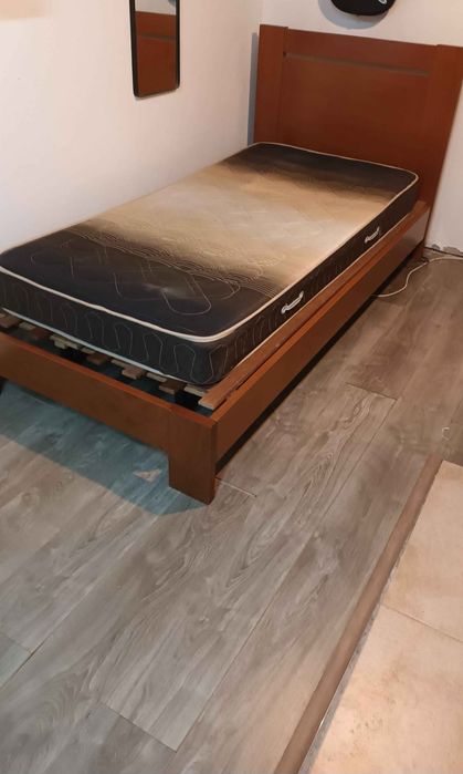Cama Solteiro com estrado