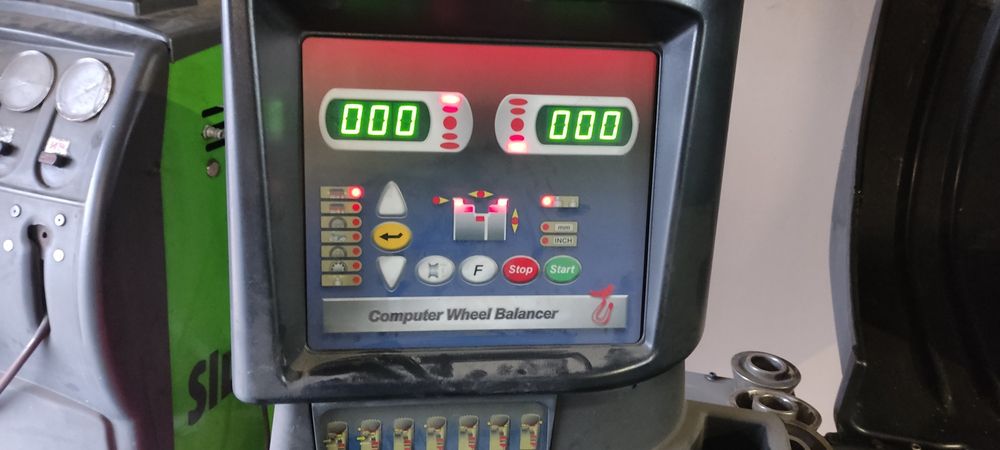 STAN BDB Wyważarka kół Corghi EM 7340