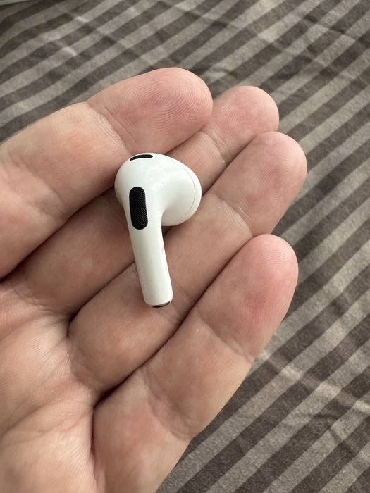 Правий навушник AirPods 3 А2565