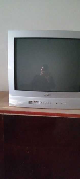 Телевизор JVC 400 грн
