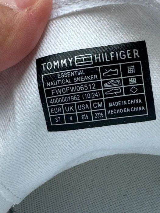 Białe trampki Tommy Hilfiger Essential Sneaker casual marine classic elegant sporty