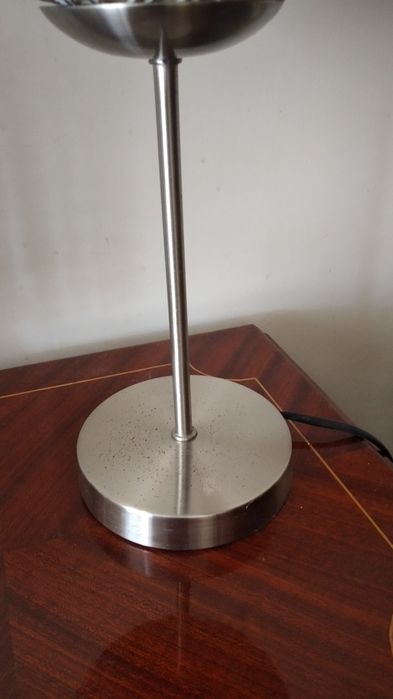Selling a bedside table lamp429814117544775682