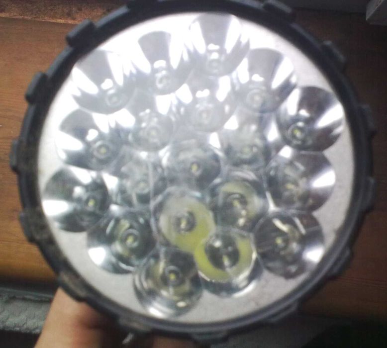 Большой аккумуляторный фонарь