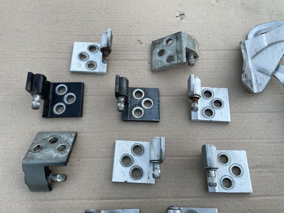 Петли зависы дверей капота на VITO VIANO W 639