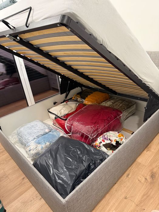 Cama de Casal Estofada 200x160 c/ Arrumação – 2 Anos de Uso, Impecável