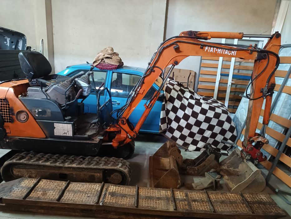 Mini giratória hitachi 1.8t