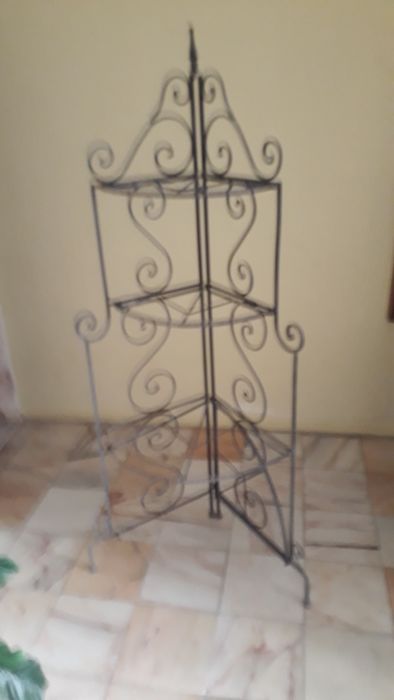 Estante em ferro
