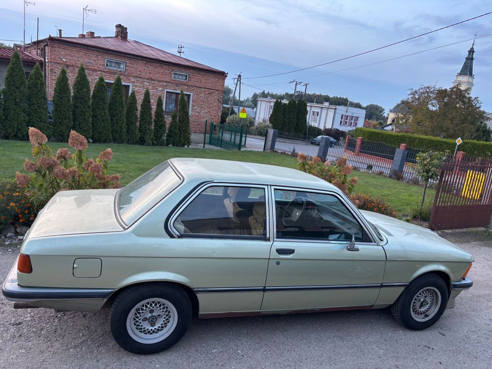 BMW Seria 3 E21