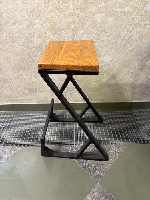 Стільці лофт барні