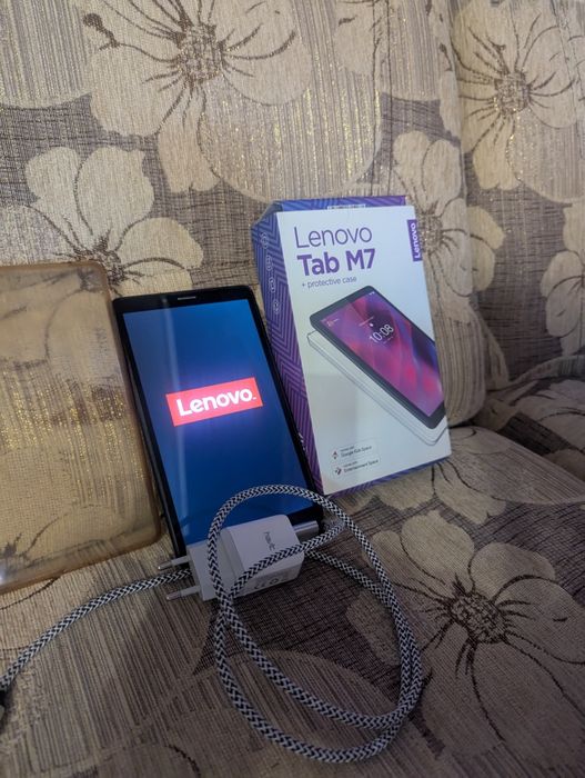 Планшет в чудовому стані, робочий Lenovo Tab M7