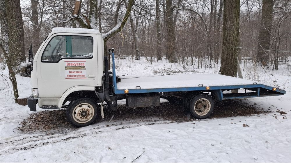 Продам евакуатор Yuejin NJ-1028DA
