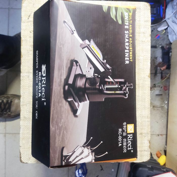 Продам точилку для ножей RC 001A