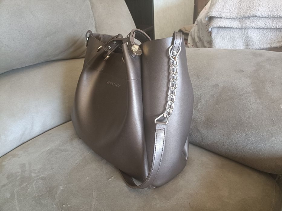 Женская сумка Michael Kors оригинал, вместительная. Цвет коричневый