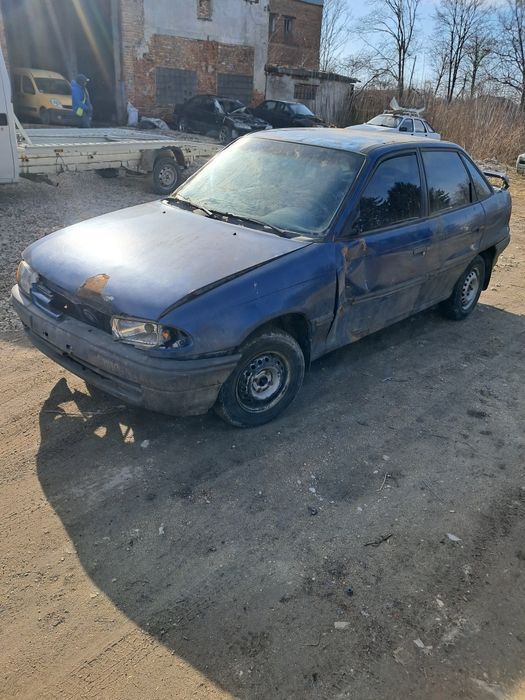 Розбирається,запчастини опель астра ф 1993 рв,двигун кпп, балка