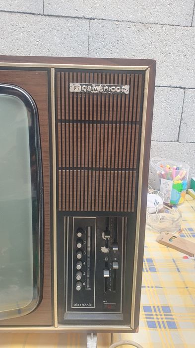 Vendo 2 TV antigas