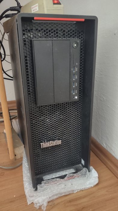 Komputer do gier Lenovo, Radeon RX 6500 XT, Xeon, 16 GB RAM, SSD+HDD