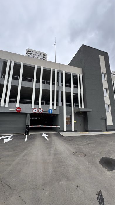 Варшавський 3, Паркінг вул.Змієнка 32, Критий,3пов, 16 кв.м Власник‼️