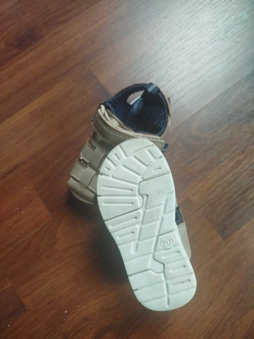 Sandały chłopięce rozm 20