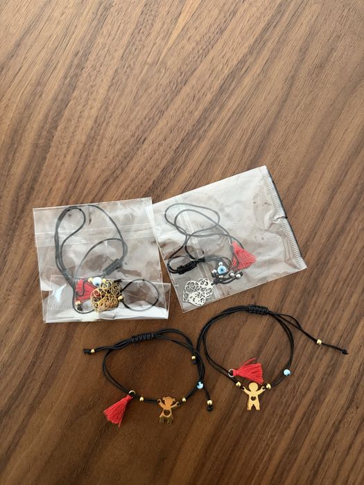 Colares e pulseiras